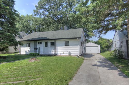 1979 Polaris Pl, North Saint Paul, MN, 55109-4035 | Card Image