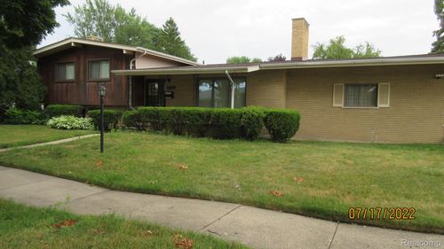 29497 Geraldine Dr, Warren, MI, 48093-5244 | Card Image