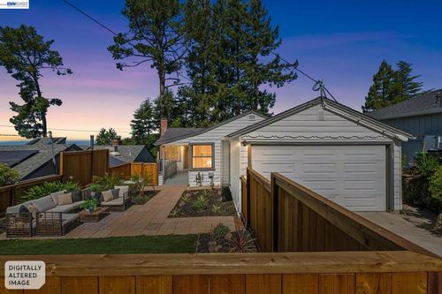 39 Chatsworth Ct, Oakland, CA, 94611-2504 | Card Image