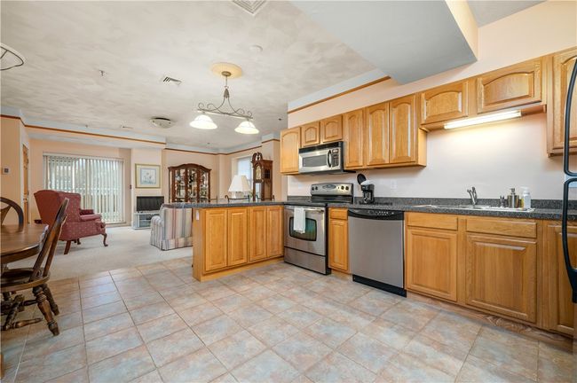 APT-1 - 200 Cato St, Condo with 2 bedrooms, 2 bathrooms and 2 parking in Woonsocket RI | Image 5