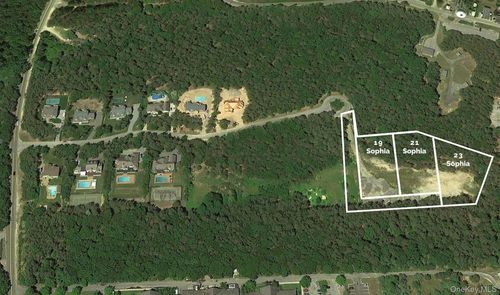 21 Sophia Ct, Westhampton, NY, 11977 | Card Image