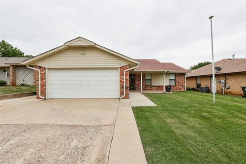 140 Oak Tree Lane, Midwest City, OK, 73130 | Card Image