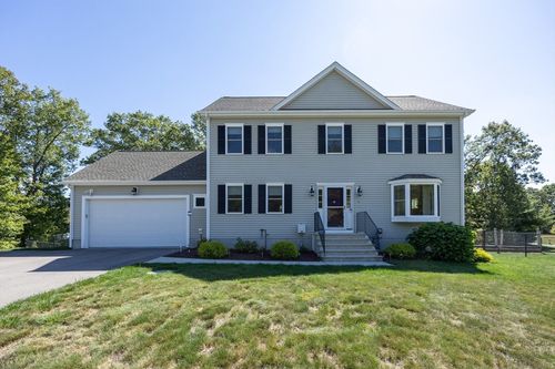 11 Willow Brook Ln, Blackstone, MA, 01504-4200 | Card Image