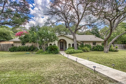 106 Avenida Del Sol, Hollywood Park, TX, 78232-1202 | Card Image