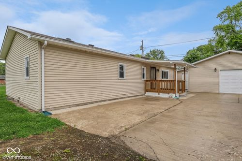 318 W Mill St, Shelburn, IN, 47879-1420 | Card Image