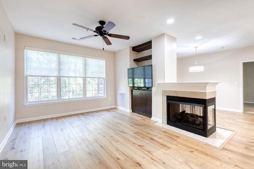 205j-400 Symphony Cir, COCKEYSVILLE, MD, 21030-2034 | Card Image