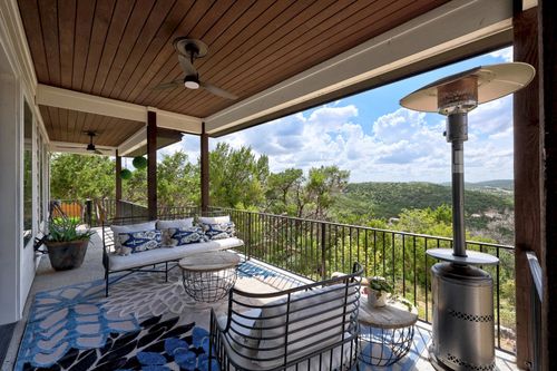 9008 Hobby Ln, Jonestown, TX, 78645-9619 | Card Image