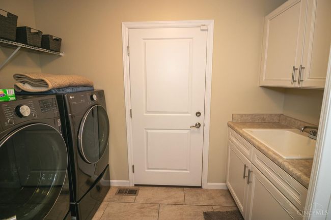 1331 Peregrine Way, House other with 4 bedrooms, 3 bathrooms and null parking in Hamilton OH | Image 26