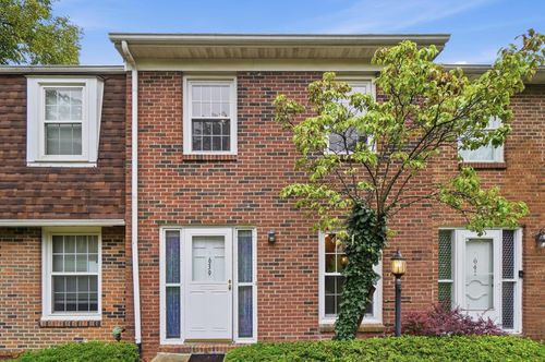 639 Dlyn Street, Columbus, OH, 43228 | Card Image