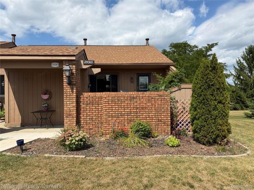 6-25381 Potomac Dr, South Lyon, MI, 48178-1083 | Card Image