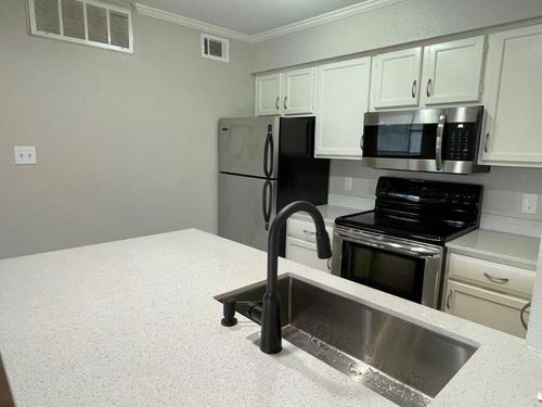 apt-2309-8888 Tallwood Dr, Austin, TX, 78759-7597 | Card Image