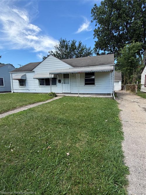 26307 Woodmont St, Roseville, MI, 48066-3213 | Card Image