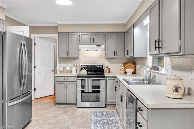6057 Arden Dr, House other with 3 bedrooms, 3 bathrooms and null parking in Clemmons NC | Image 11