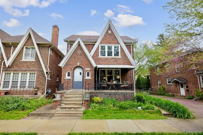 884 Beaconsfield Avenue, Home with 0 bedrooms, 3 bathrooms and null parking in Grosse Pointe Park MI | Image 3