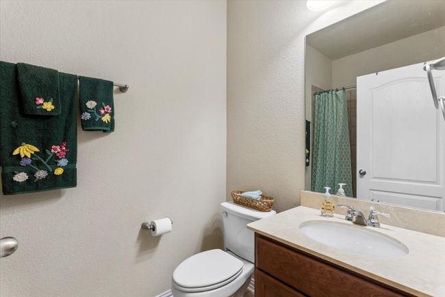 Hall bath is full with tub/shower combo | Image 26