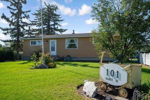 101 Elliott St, Aldersyde, AB, T0L0A0 | Card Image