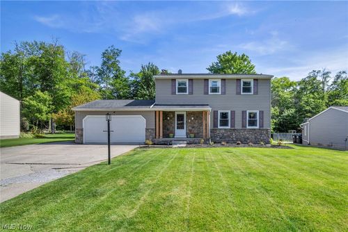 3352 Concord Dr, Brunswick, OH, 44212-3132 | Card Image