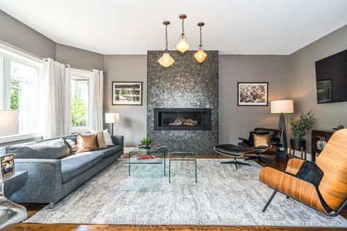 111 Oak Ave, Richmond Hill, ON, L4C6R6 | Card Image