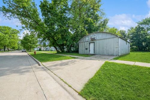 318 N Washington St, Elkhorn, WI, 53121-1342 | Card Image