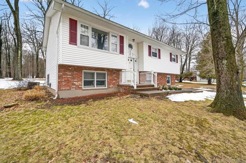 9 Eros Dr, Airmont, NY, 10952-4115 | Card Image