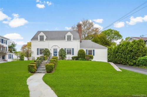 213 N Barry Ave, Mamaroneck, NY, 10543-2827 | Card Image