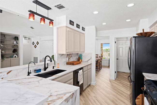 1020 Foothills Dr, House other with 4 bedrooms, 3 bathrooms and 8 parking in Dripping Springs TX | Image 14