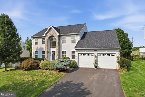 131 Springfield Dr, Sellersville, PA, 18960-1662 | Card Image