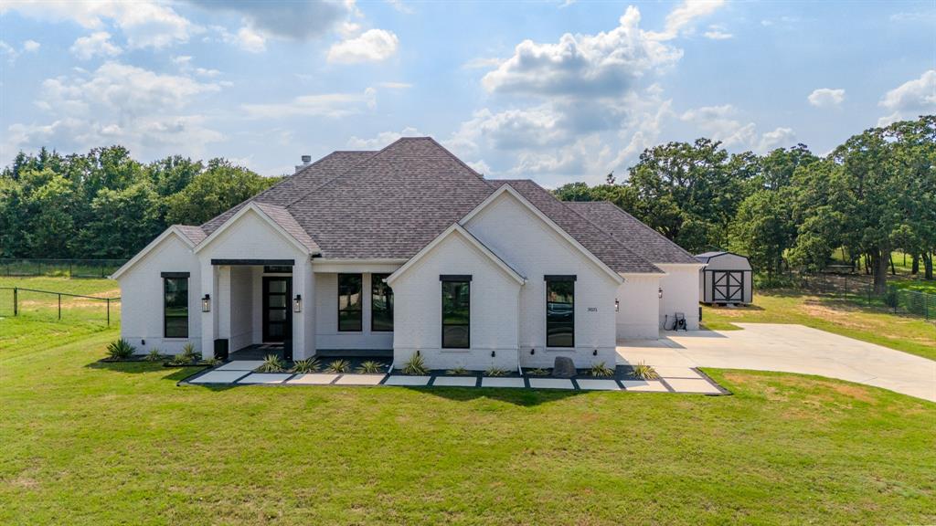 Fossil Oaks Dr, Azle, TX 76020