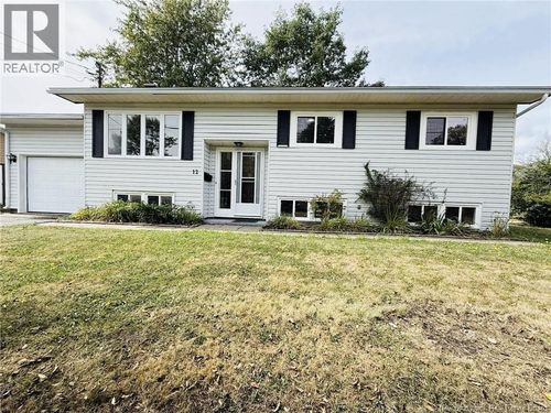 12 Glengarry Dr, Saint John, NB, E2J2Y1 | Card Image