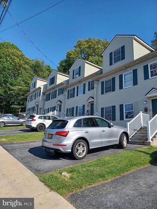 302 W 8th St, Bethlehem, PA, 18015-2960 | Card Image