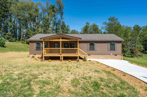 300 Cedar St, Mountain City, TN, 37683-1578 | Card Image