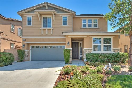 7140 Melody Dr, Fontana, CA, 92336-5077 | Card Image