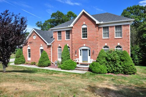 34 Auburn Knl, East Hampton, CT, 06424-1379 | Card Image