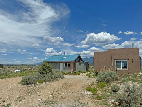 620 Tune Dr, Arroyo Hondo, NM, 87513-8056 | Card Image