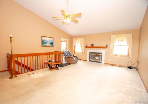 808 Vivian Ln, Oxford, MI, 48371-1448 | Card Image