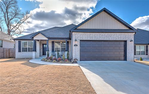 641 Sw Harbin Ave, Bentonville, AR, 72713 | Card Image