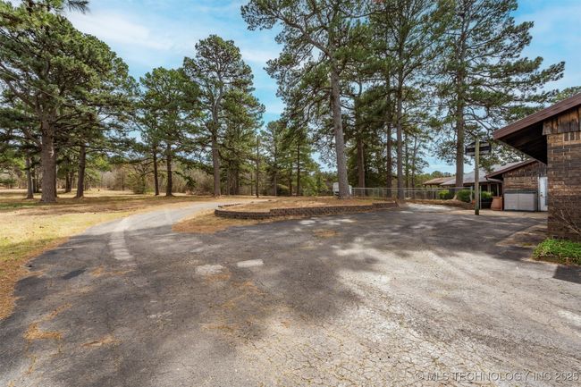 33742 Pleasant Valley Rd, House other with 3 bedrooms, 3 bathrooms and null parking in Poteau OK | Image 5