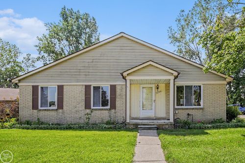 31796 Breezeway Drive, Chesterfield Township, MI, 48047 | Card Image