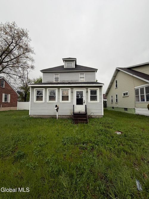 3110 Albany St, Schenectady, NY, 12304-3827 | Card Image