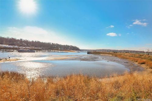 unit-1327-100 Garvies Point Rd, Glen Cove, NY, 11542-5007 | Card Image