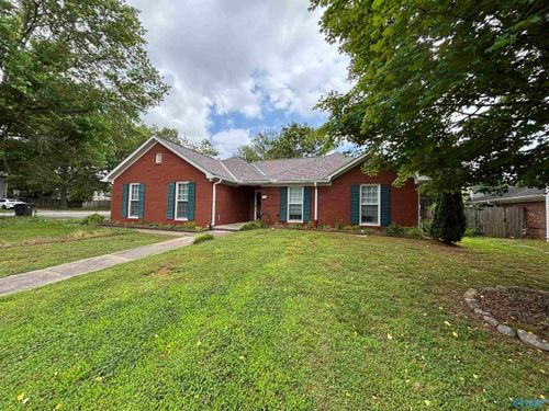 98 S Interlaken Dr, Madison, AL, 35758-7850 | Card Image