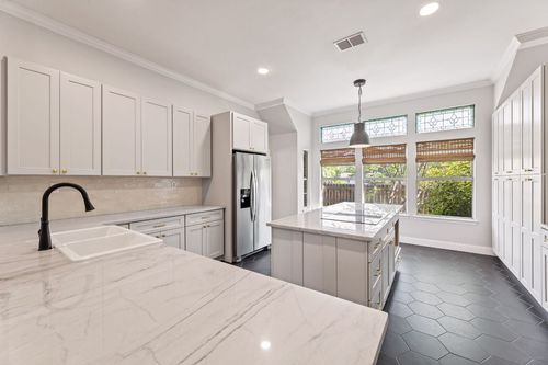 5725 Abilene Trail, Austin, TX, 78749 | Card Image