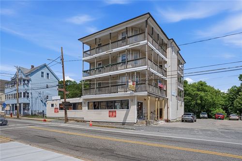 937 Social St, Woonsocket, RI, 02895-1748 | Card Image