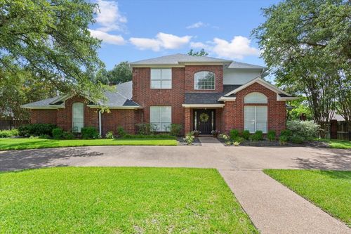 10003 Willow Bend Dr, Woodway, TX, 76712-8523 | Card Image
