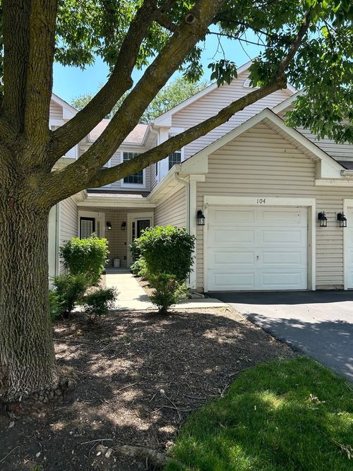 104 Harvest Gate, Lake In The Hills, IL, 60156-5672 | Card Image