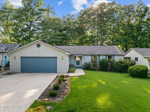16 Trafalgar Ln, Crossville, TN, 38558-7089 | Card Image