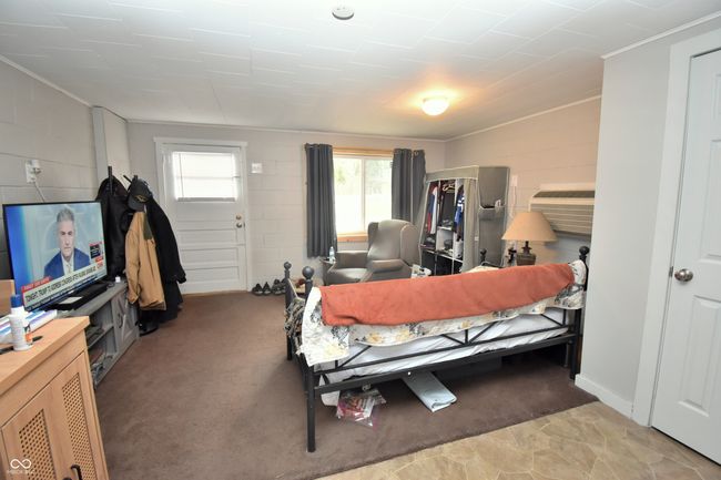 Living room in inlaw quarters | Image 41