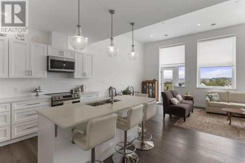 96 N High St, Thunder Bay, ON, P7A5R3 | Card Image
