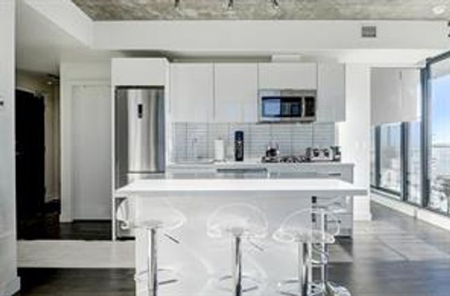 1502 - 1010 6 St Sw, Condo with 2 bedrooms, 2 bathrooms and 1 parking in Calgary AB | Image 7