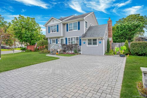 63 Sherwood Dr, East Islip, NY, 11730-1211 | Card Image
